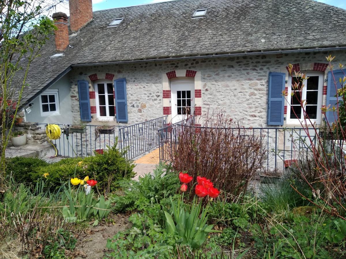 Bed and Breakfast Le Relais Des Capucines Largnac Екстер'єр фото
