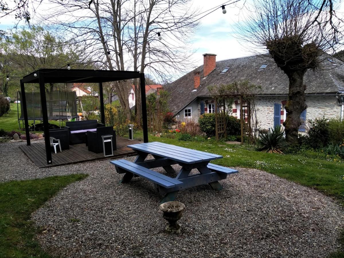 Bed and Breakfast Le Relais Des Capucines Largnac Екстер'єр фото