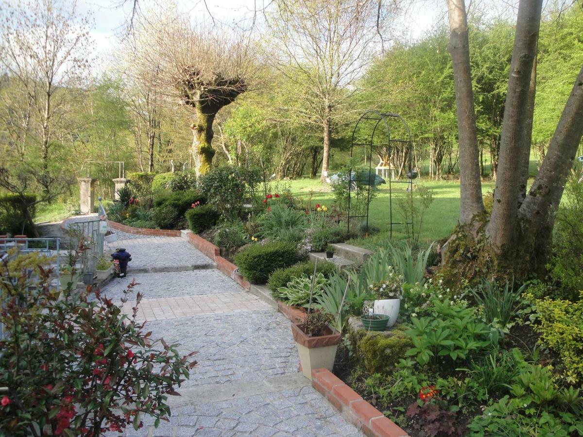Bed and Breakfast Le Relais Des Capucines Largnac Екстер'єр фото